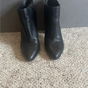 Sam Edelman Circus Booties size 8.5 Black Gold Stacked Heel